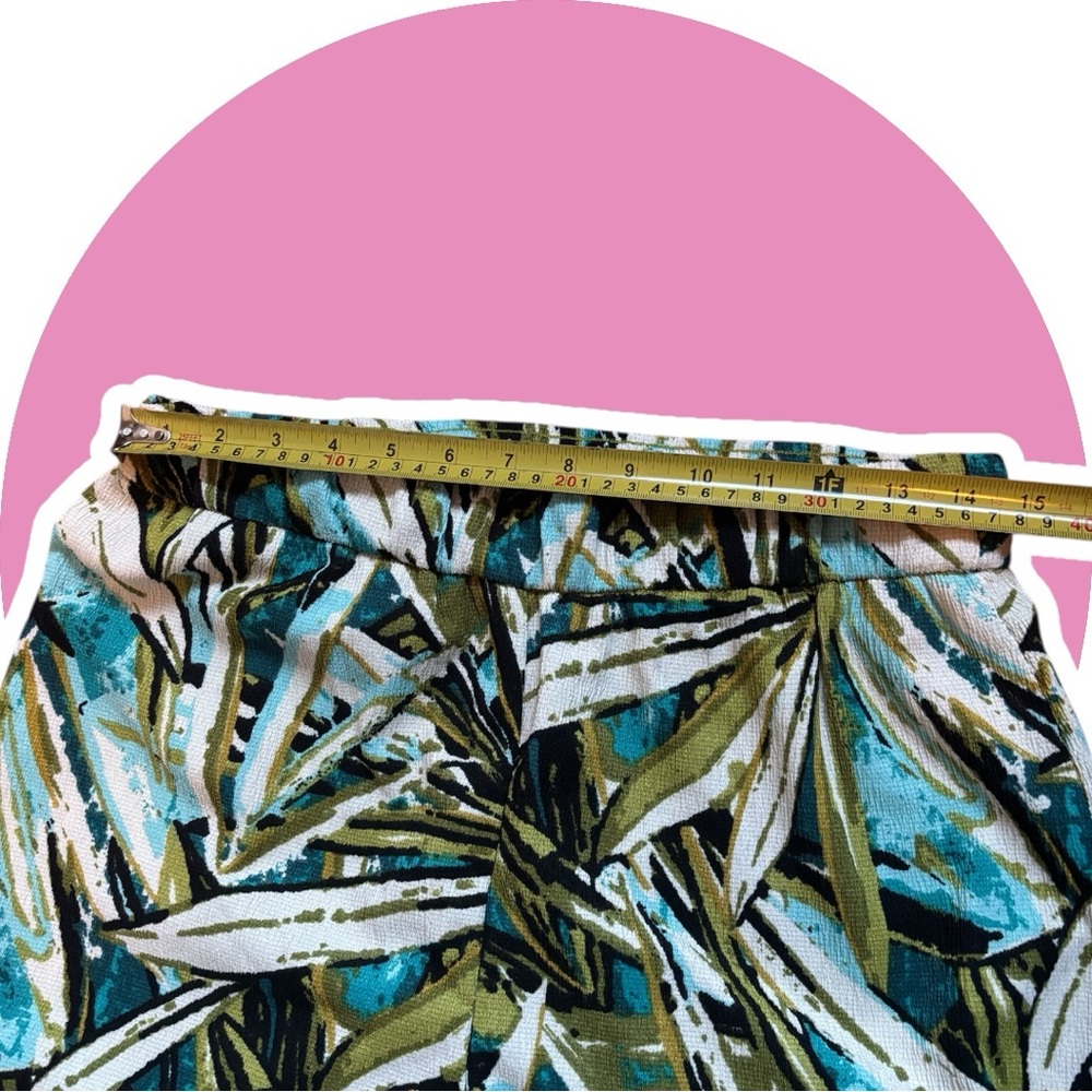 Lily Morgan // Crinkle Knit // Tropical Leaf Print // Wide-Leg Pants - Picture 4 of 7